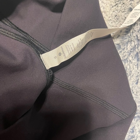 Black wunder trains 23 in size 6 lululemon - Picture 2 of 2